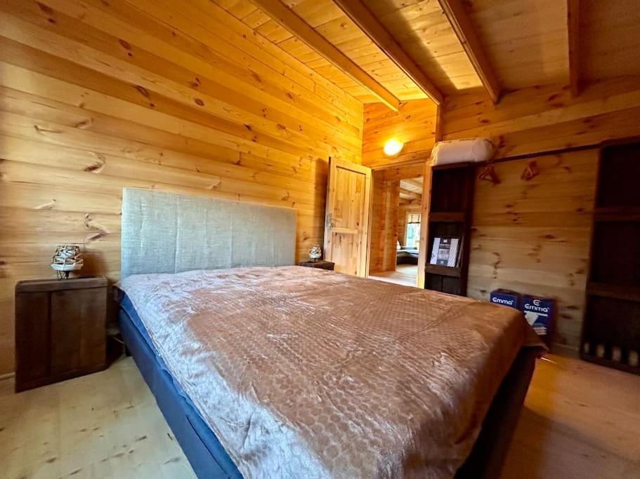 Chalet Bois Jacuzzi Bessan Екстериор снимка